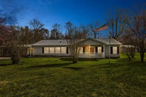 304 Meadowlands Dr, Morehead, KY 40351