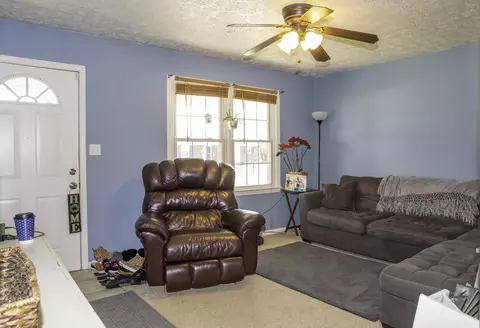 319 Davis Ave, Lancaster, KY 40444 photo 2
