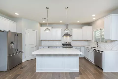 Kitchen - 123 Waterside Dr, Georgetown, KY 40324 photo 2 of 5