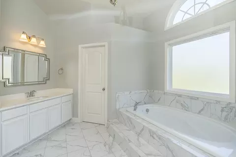 Bath - 123 Waterside Dr, Georgetown, KY 40324 photo 5 of 8