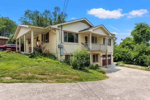 104 Lilac Dr, Berea, KY 40403