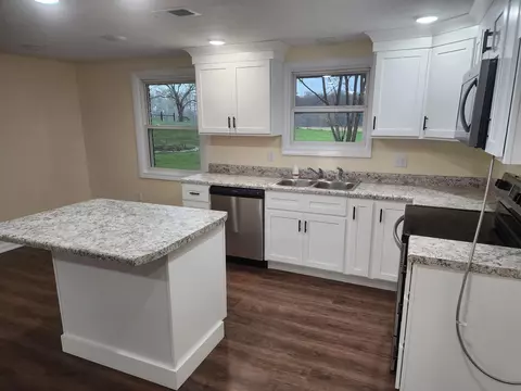 Kitchen - 990 Estesburg Rd, Eubank, KY 42567 photo 5 of 5