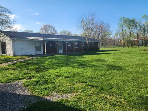 Exterior - 990 Estesburg Rd, Eubank, KY 42567 photo 4 of 16