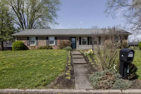 700 Hilltop Dr, Paris, KY 40361
