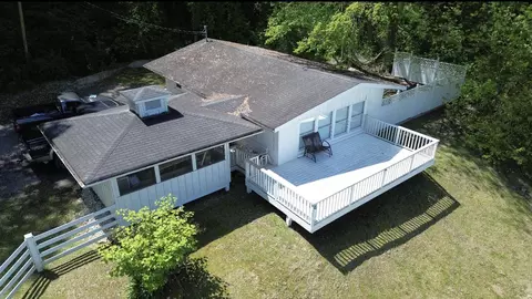 1496 E Ky 8, Vanceburg, KY 41179
