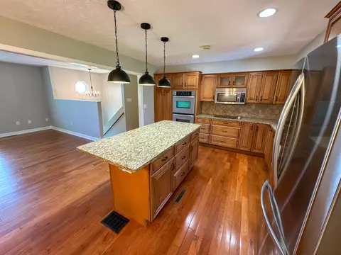 Kitchen - 119 Blue Ridge Dr, Berea, KY 40403 photo 1 of 8