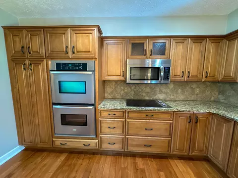 Kitchen - 119 Blue Ridge Dr, Berea, KY 40403 photo 6 of 8