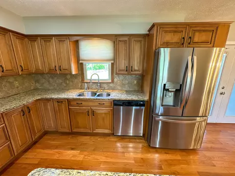 Kitchen - 119 Blue Ridge Dr, Berea, KY 40403 photo 5 of 8