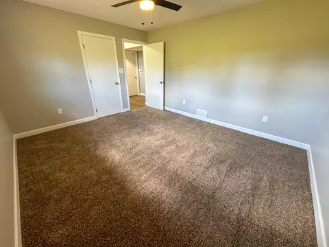 Bedroom - 119 Blue Ridge Dr, Berea, KY 40403 photo 3 of 8