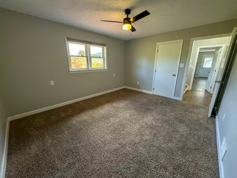 Bedroom - 119 Blue Ridge Dr, Berea, KY 40403 photo 4 of 8