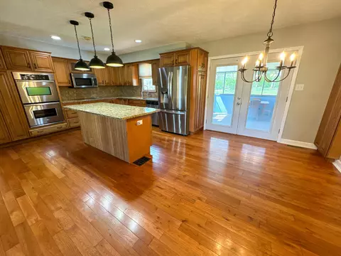 Kitchen - 119 Blue Ridge Dr, Berea, KY 40403 photo 2 of 8