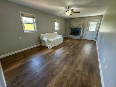 Bedroom - 119 Blue Ridge Dr, Berea, KY 40403 photo 7 of 8