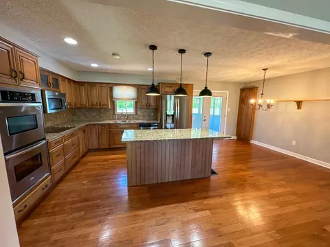 Kitchen - 119 Blue Ridge Dr, Berea, KY 40403 photo 8 of 8