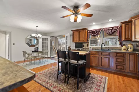 Living - 161 Cobb St, Corbin, KY 40701 photo 6 of 9