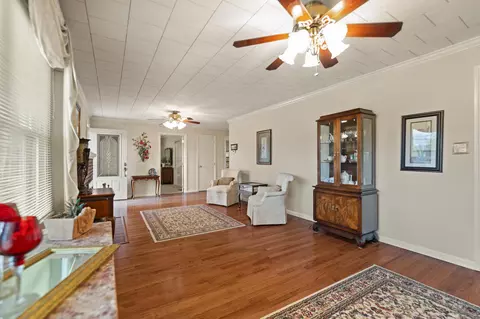 Living - 161 Cobb St, Corbin, KY 40701 photo 8 of 9