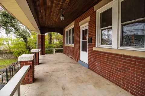 242 W Lexington Ave, Winchester, KY 40391