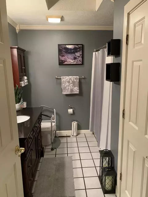 Bath - 193 Collier Ave, Jackson, KY 41339 photo 3 of 4