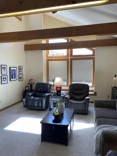 Living - 193 Collier Ave, Jackson, KY 41339 photo 3 of 4