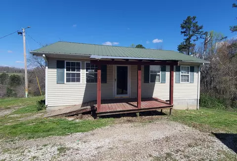 1024 Jackson County High School Rd, Mckee, KY 40447