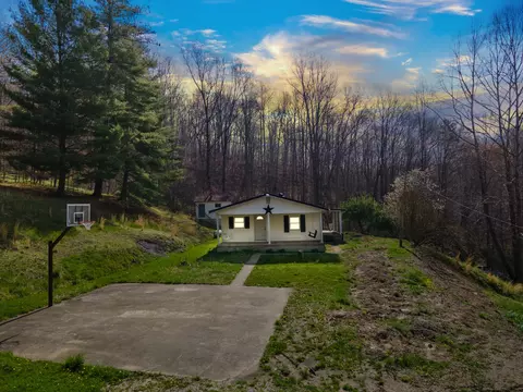 457 Conley Branch Rd, Cannel City, KY 41408