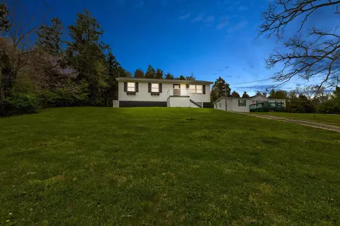 1092 Winchester Rd, Irvine, KY 40336