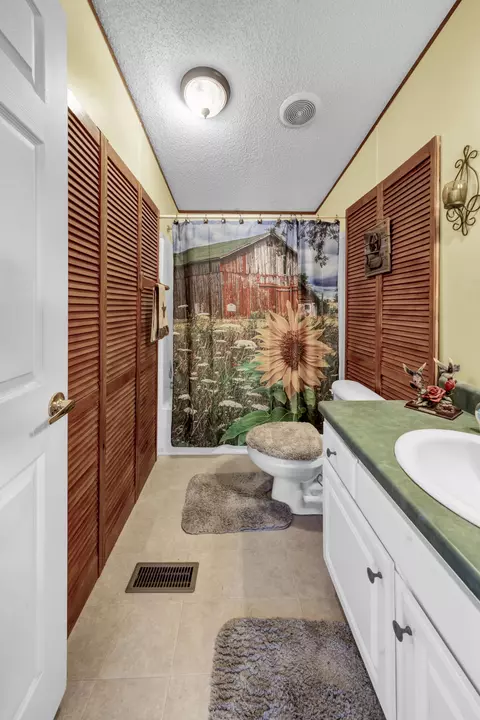 Bath - 177 Hemlock Dr, Morehead, KY 40351 photo 4 of 4