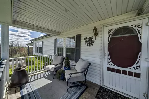 Exterior - 177 Hemlock Dr, Morehead, KY 40351 photo 5 of 19