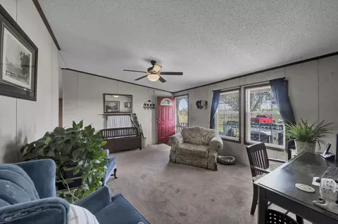 Living - 177 Hemlock Dr, Morehead, KY 40351 photo 6 of 8