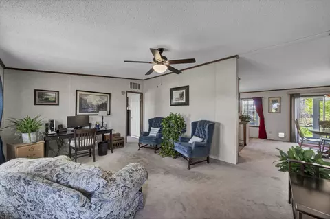 Living - 177 Hemlock Dr, Morehead, KY 40351 photo 5 of 8