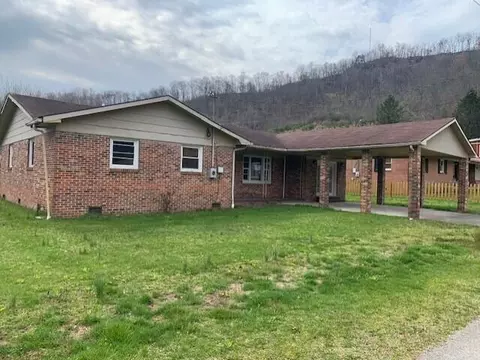 75 Hibiscus Ct, Prestonsburg, KY 41653