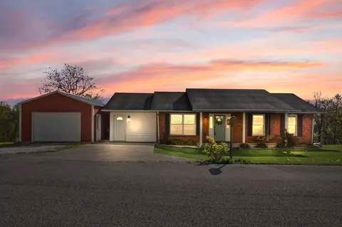 309 Poor Farm Rd, Beattyville, KY 41311