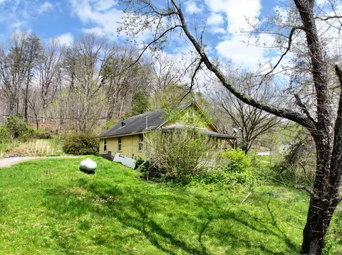 165 Smyth Ln, Ravenna, KY 40472