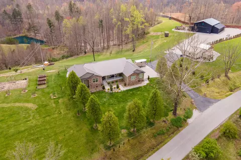 1662 S Tree Tower Rd, Mckee, KY 40447