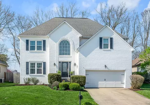 979 Forest Lake Dr, Lexington, KY 40515