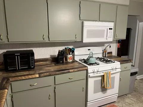Kitchen - 111 Wilson St, Berea, KY 40403 photo 2 of 2
