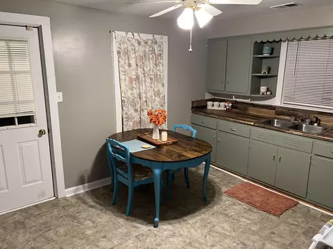 Dining - 111 Wilson St, Berea, KY 40403 photo 1 of 1