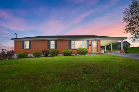 253 Queensway Dr, Frankfort, KY 40601