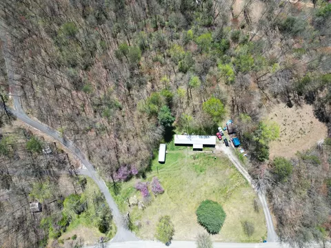 524 Williams Siding Rd, Whitley City, KY 42653