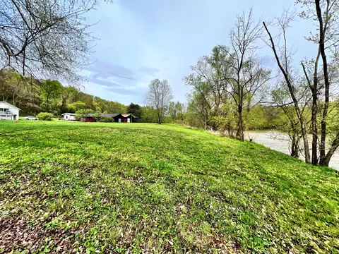 Exterior - 331 Kentucky 92, Williamsburg, KY 40769 photo 9 of 13