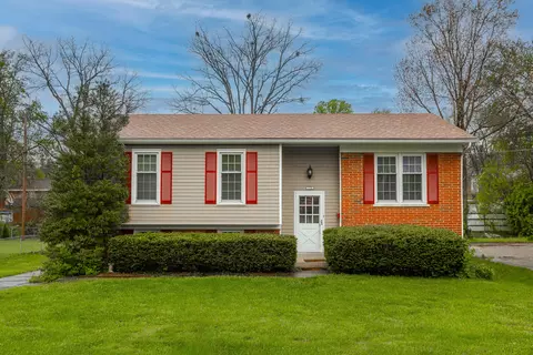 118 Valley Brook Dr, Frankfort, KY 40601