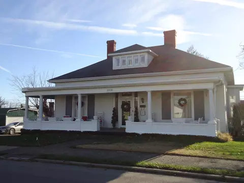 318 Richmond St, Lancaster, KY 40444