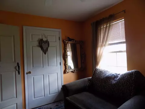 Bedroom - 96 Rainbow Dr, Berea, KY 40403 photo 4 of 4
