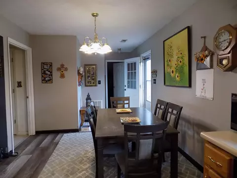 Dining - 96 Rainbow Dr, Berea, KY 40403 photo 2 of 2