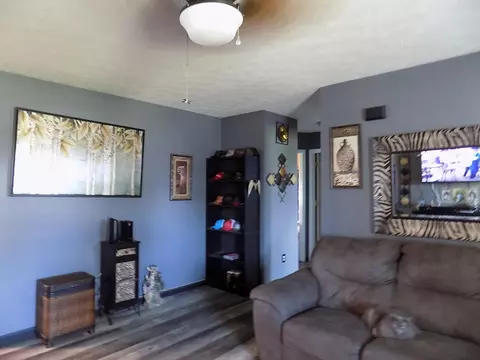 Living - 96 Rainbow Dr, Berea, KY 40403 photo 3 of 3