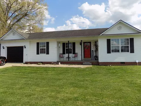 96 Rainbow Dr, Berea, KY 40403