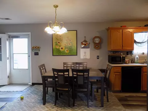 Dining - 96 Rainbow Dr, Berea, KY 40403 photo 1 of 2