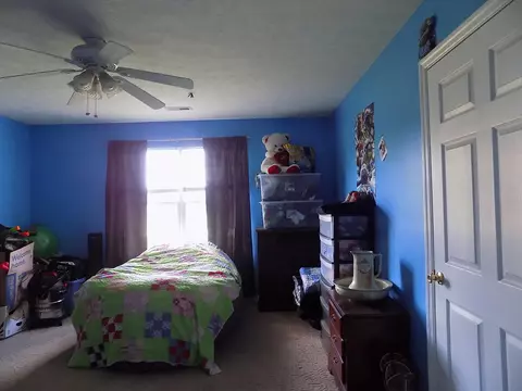 Bedroom - 96 Rainbow Dr, Berea, KY 40403 photo 3 of 4