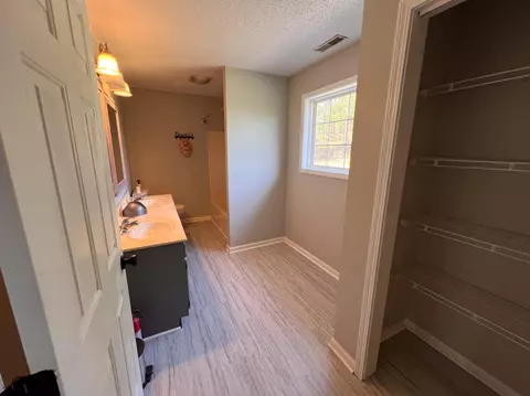 Bath - 290 Vine View Dr, Corbin, KY 40701 photo 3 of 5