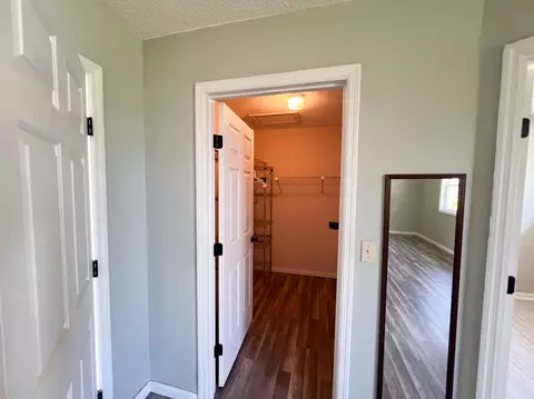 Bedroom - 290 Vine View Dr, Corbin, KY 40701 photo 2 of 2