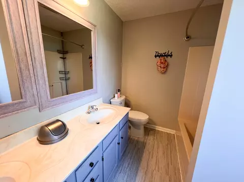 Bath - 290 Vine View Dr, Corbin, KY 40701 photo 4 of 5